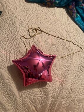 Star-Shaped Metallic Pink Crossbody Bag with Gold Chain